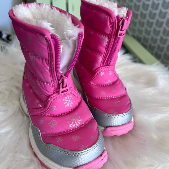 Snow boots - Picture 1 of 1